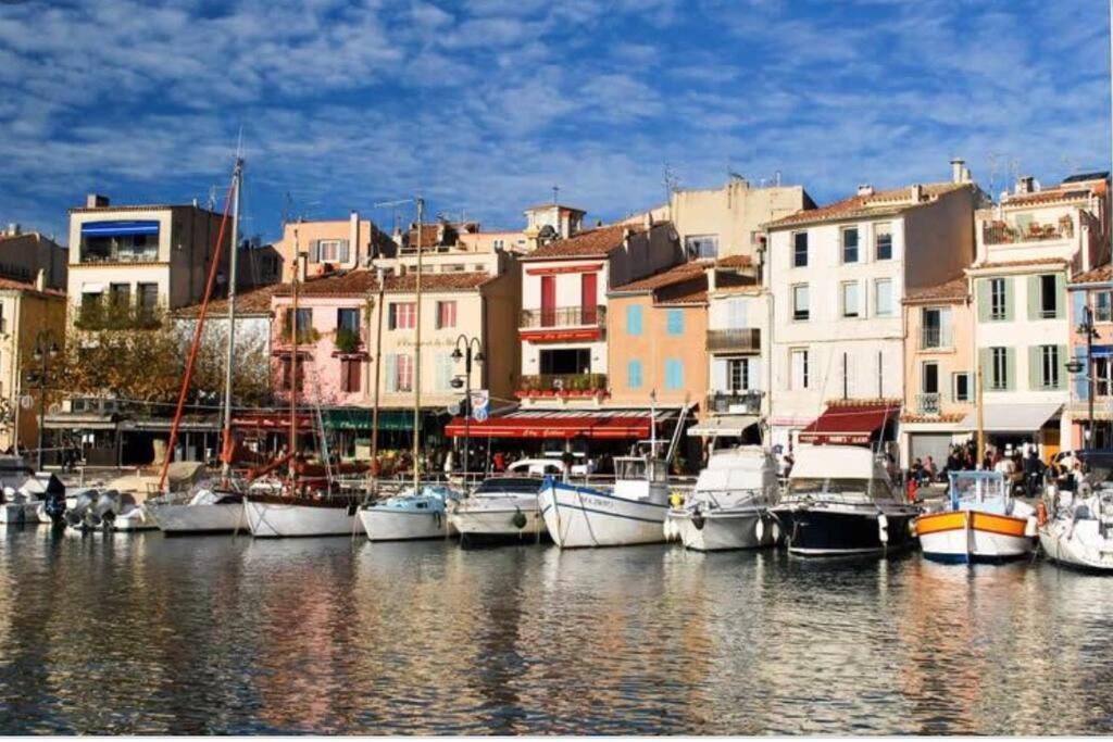 La Favorite - Centre De Cassis - Climatisation Apartment Luaran gambar